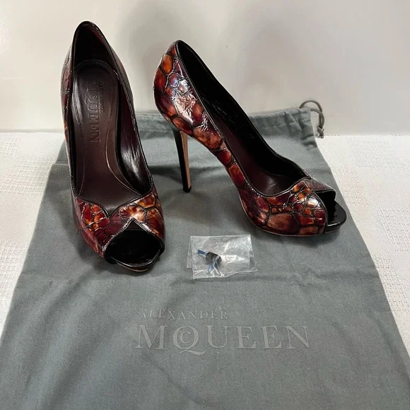 Alexander McQueen - Picture 11 of 15